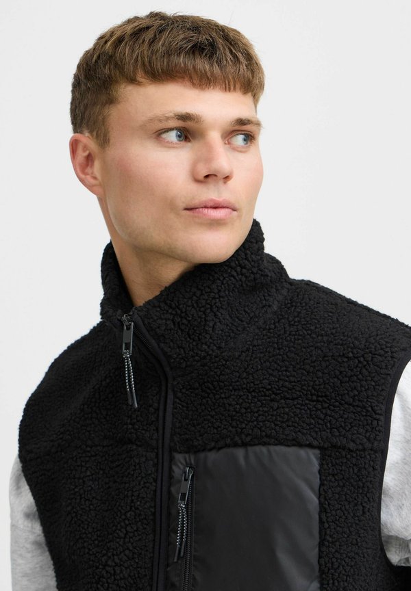 JCMMBERRI - Waistcoat2