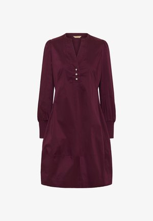 Burgundy színű ruha sima anyagból, gallér nélküli kialakítással, hosszú puffos ujjakkal és három díszgombbal elöl.