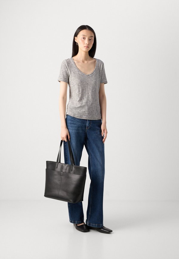 SHORT SLEEVE V NECK  STRIPED - Print T-shirt2