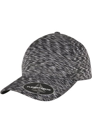 Crna i siva kapa s teksturiranim, uzorkovanim materijalom. Ima zakrivenu vizir i oznaku koja glasi "FLEXFIT DELTA® S/M."