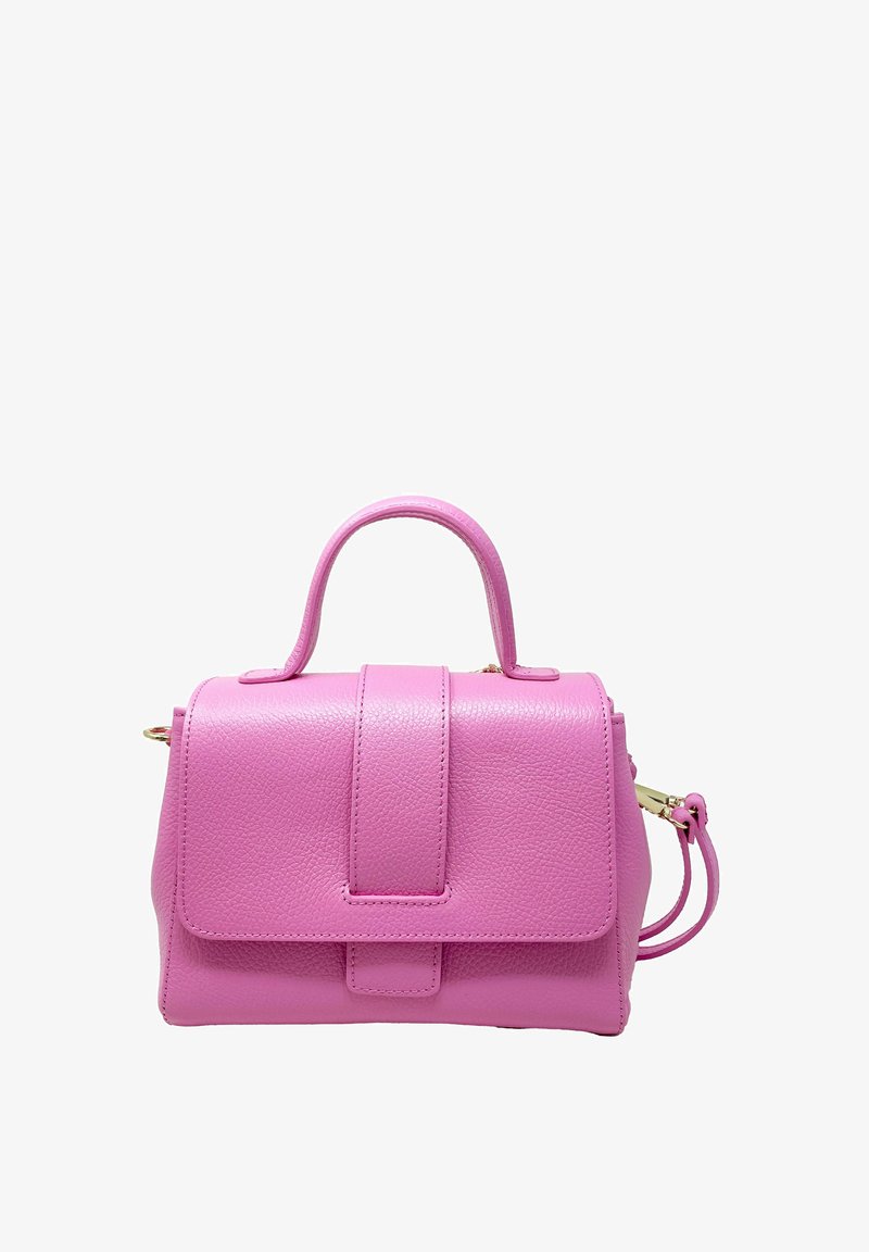 Różowa skórzana torebka o strukturalnym designie, z górnym uchwytem i odczepianym paskiem. Posiada zapięcie na klapkę i gładką fakturę.