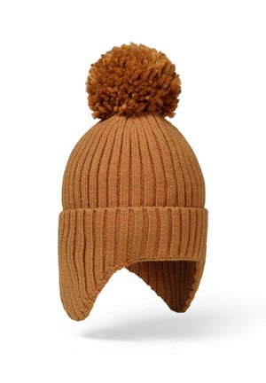 Chapeau en tricot marron avec un grand pompon texturé sur le dessus. Présente un motif côtelé et des rabats d'oreilles pour plus de chaleur.