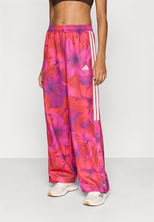 FARM TIRO - Tracksuit bottoms - bahia magenta/collegiate red/crystal linen