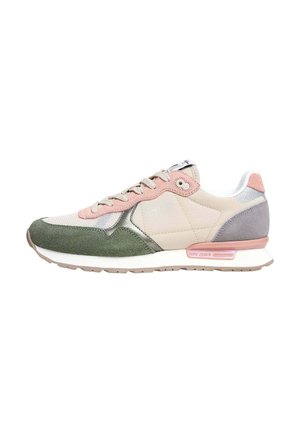 Scarpa da ginnastica rosa, verde, beige e grigia con suola bianca e lacci bianchi, marchio Pepe Jeans sul lato e sul tallone, vista laterale su sfondo bianco.