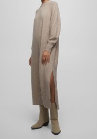 PULL&BEAR Pletené šaty - beige