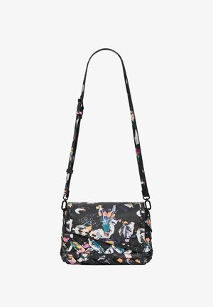 Zwarte schoudertas met een kleurrijk bloem- en abstract patroon. Heeft een geweven bodem, verstelbare riem en klep sluiting. Gladde textuur.