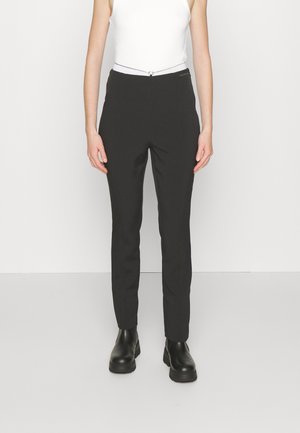 WAIST CHAIN SLIM STRAIGHT PANT - Hlače - black