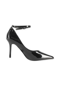 Scarpa con tacco alto in pelle patinata nera, con punta affilata e cinturino regolabile alla caviglia. Presenta un tacco a stiletto sottile per un'altezza aggiuntiva.
