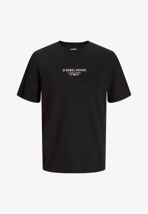 Czarny T-shirt z krótkim rękawem z białym napisem "JJ Rebel Denim Classic Goods EST. 2023" na środku przodu.