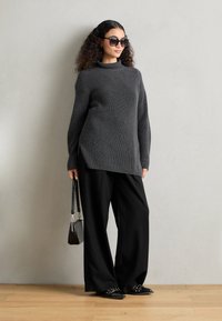 Marc O'Polo LONGSLEEVE STAND UP COLLAR - Strikkegenser - deep grey melange
