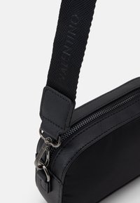 Valentino Bags CARDANO - Cross body bag - nero