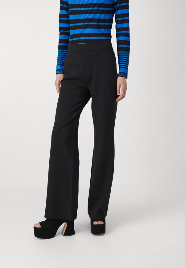 PULL ON FLARE PANT - Trousers3