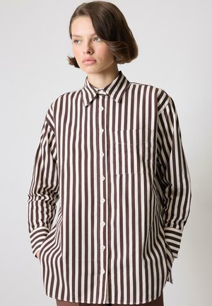 STRIPED WITH POCKETS - Cămașă - brown