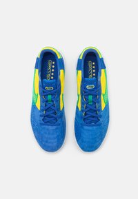 Nike Performance STREETGATO - Sapatilha de treino - game royal/yellow strike/stadium green
