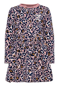 Vestido de manga larga rosa con estampado de leopardo en azul, blanco y marrón, y pequeño logo de Hummel en blanco en el pecho.