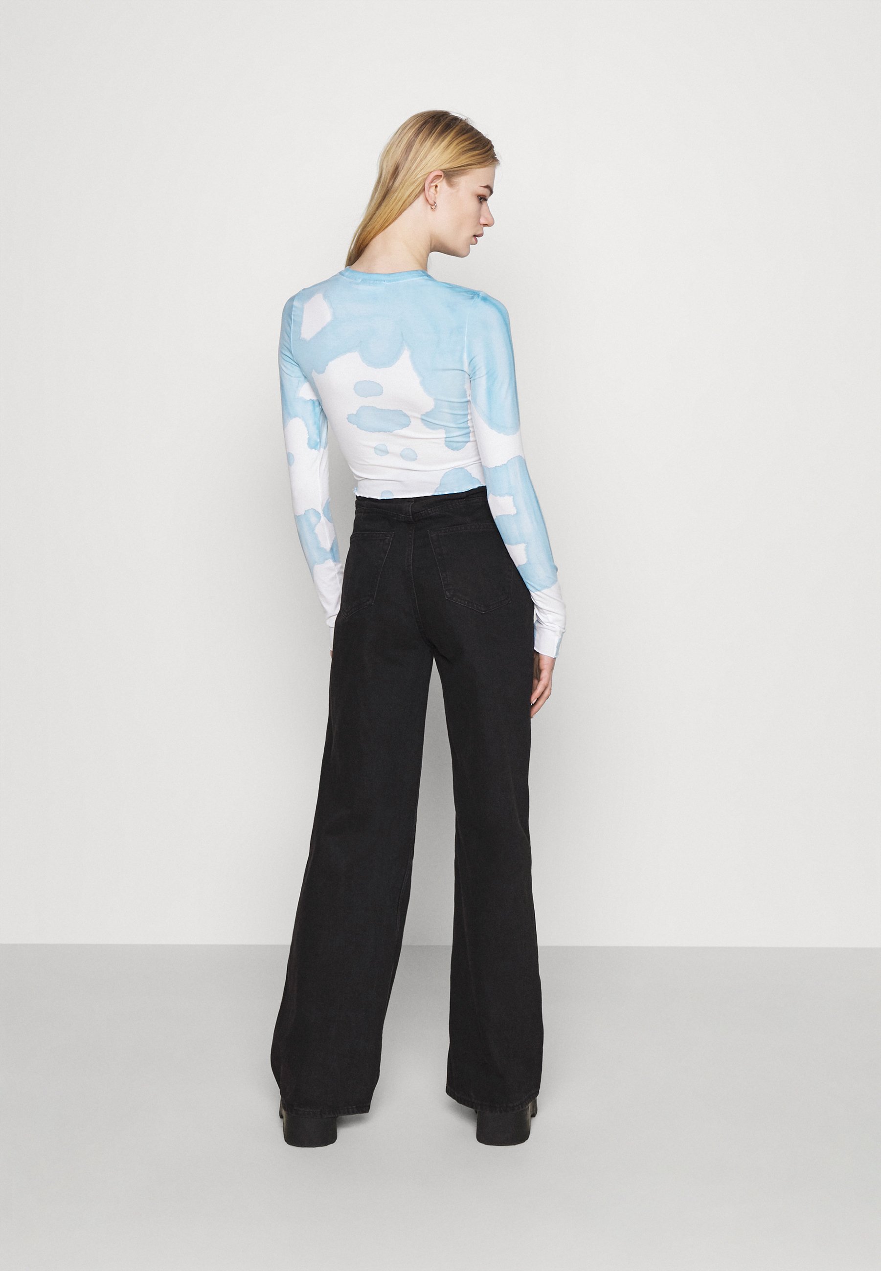 Weekday ACE HIGH WIDE - Flared Jeans 