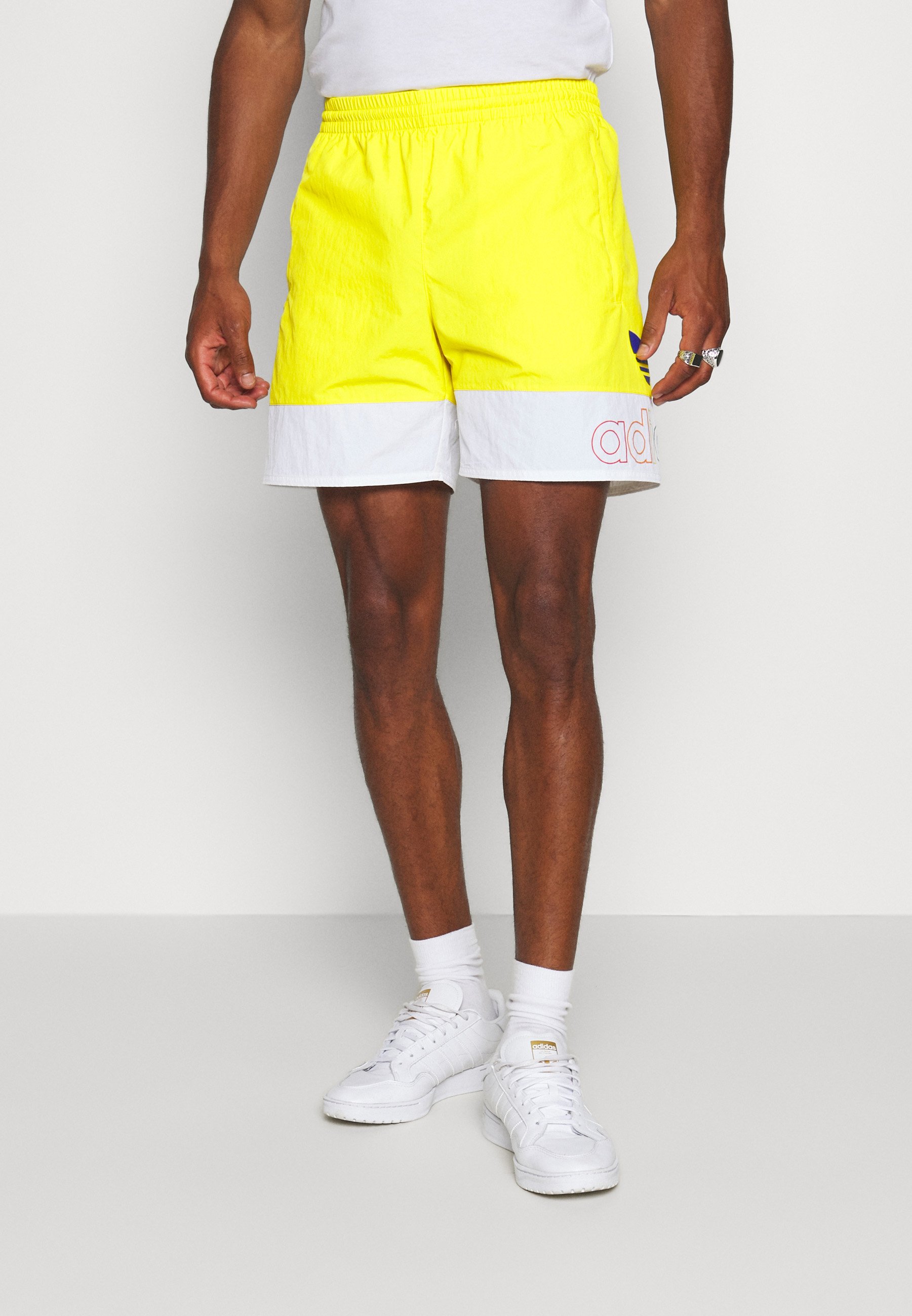 adidas Originals FREESTYLE - Shorts - yellow/white/gelb - Zalando.de