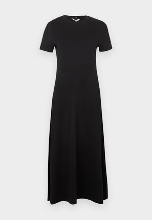 Vestido negro maxi con mangas cortas, cuello redondo, hecho de tela lisa, con corte recto y aberturas laterales. Diseño sencillo, sin estampados.