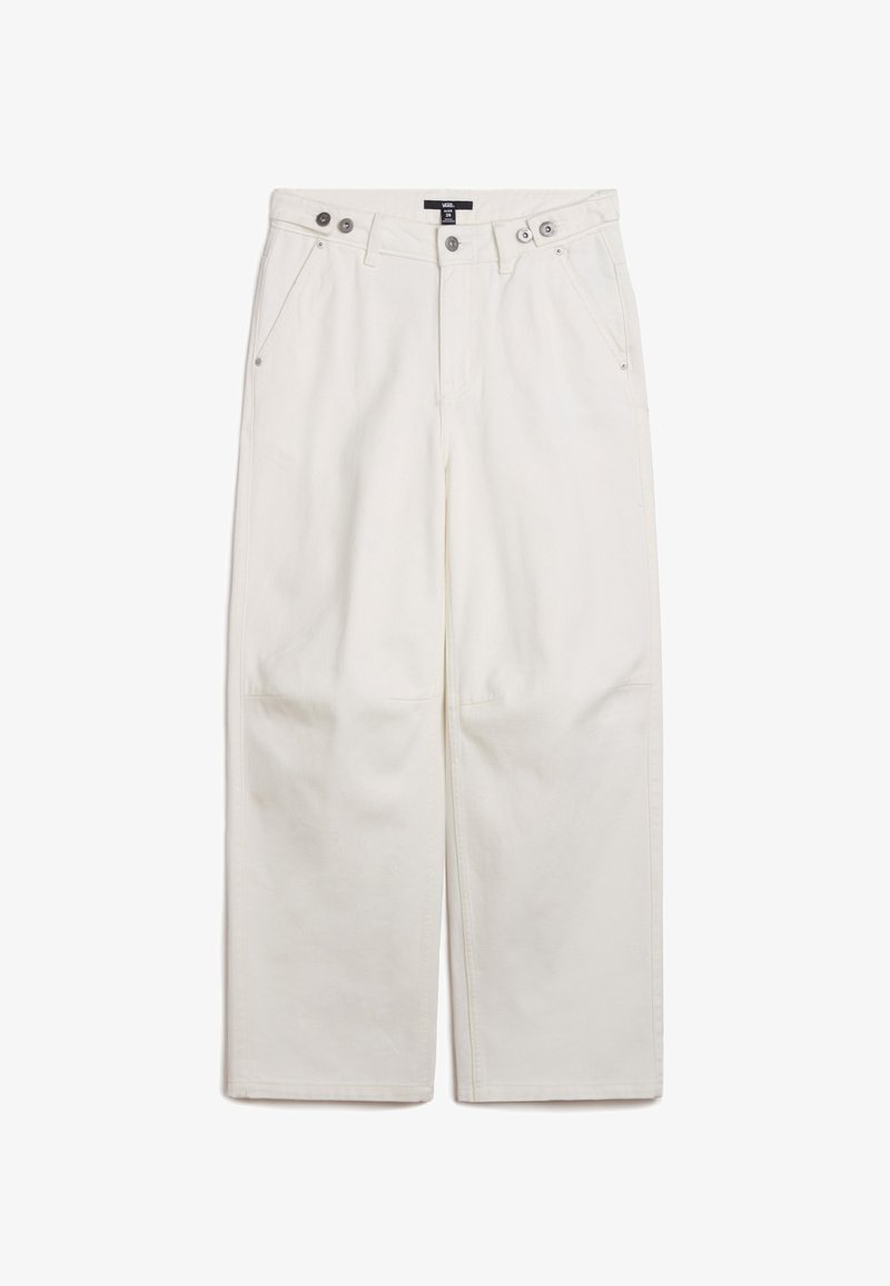 Pantalones de algodón blancos con un diseño de pierna recta, que cuentan con dos bolsillos frontales, cierre de botón y herrajes metálicos contrastantes.