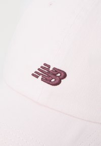 New Balance 6 PANEL CLASSIC HAT UNISEX - Gorra - rose sugar
