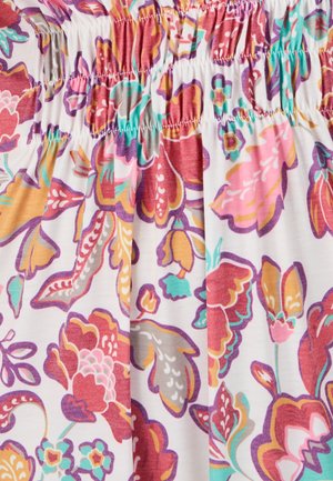 Tessuto da abito floreale in morbido cotone; presenta motivi vivaci nei toni del rosa, viola e arancione con una vita arricciata e una texture liscia.