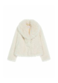 Biała kurtka z sztucznego futra z szerokim odpinanym kołnierzem, skróconym fasonem i miękką fakturą. Posiada mały detal w postaci złotej łańcuszka przy dekolcie.