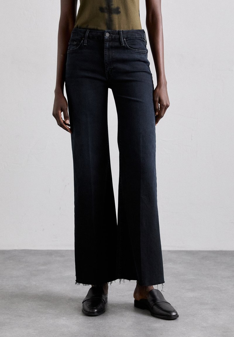 Mother THE ROLLER FRAY - Calças de ganga à boca de sino - dark blue