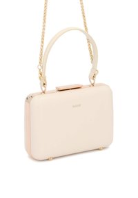 Μικρό μπεζ ορθογώνιο τσαντάκι χειρός με χρυσά εξαρτήματα, κοντή λαβή και αποσπώμενο χρυσό αλυσίδα ιμάντα.