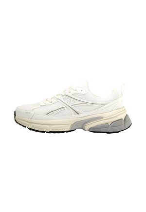 Trainers - white