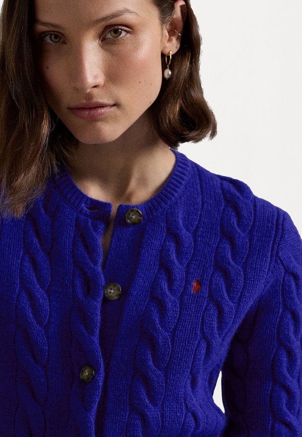 CABLE KNIT WOOL CASHMERE CARDIGAN - Cardigan - heritage royal2
