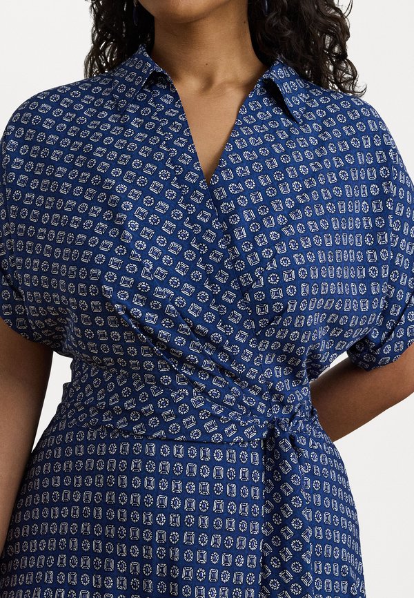 GEO-PRINT BELTED CREPE DRESS - Day dress2