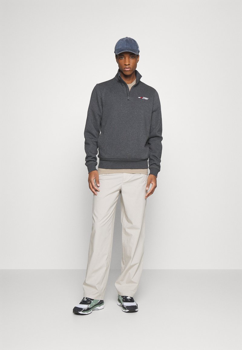 tommy hilfiger 1 4 zip grey
