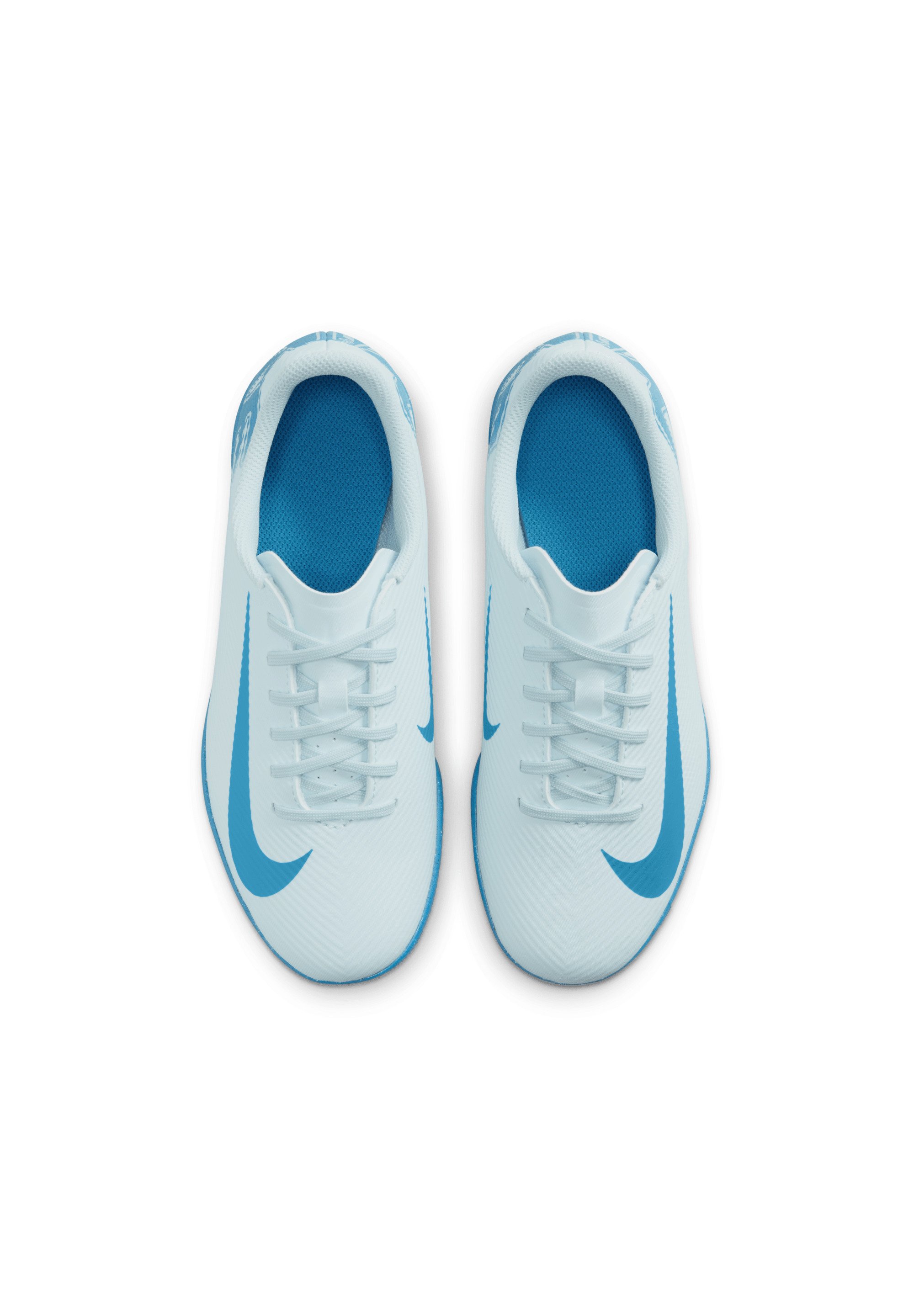 nike boots low cut