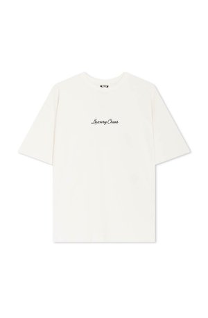 T-shirt bianco in cotone con maniche corte e scollatura rotonda. Sul davanti è stampato "Luxury Chaos" in testo corsivo nero.
