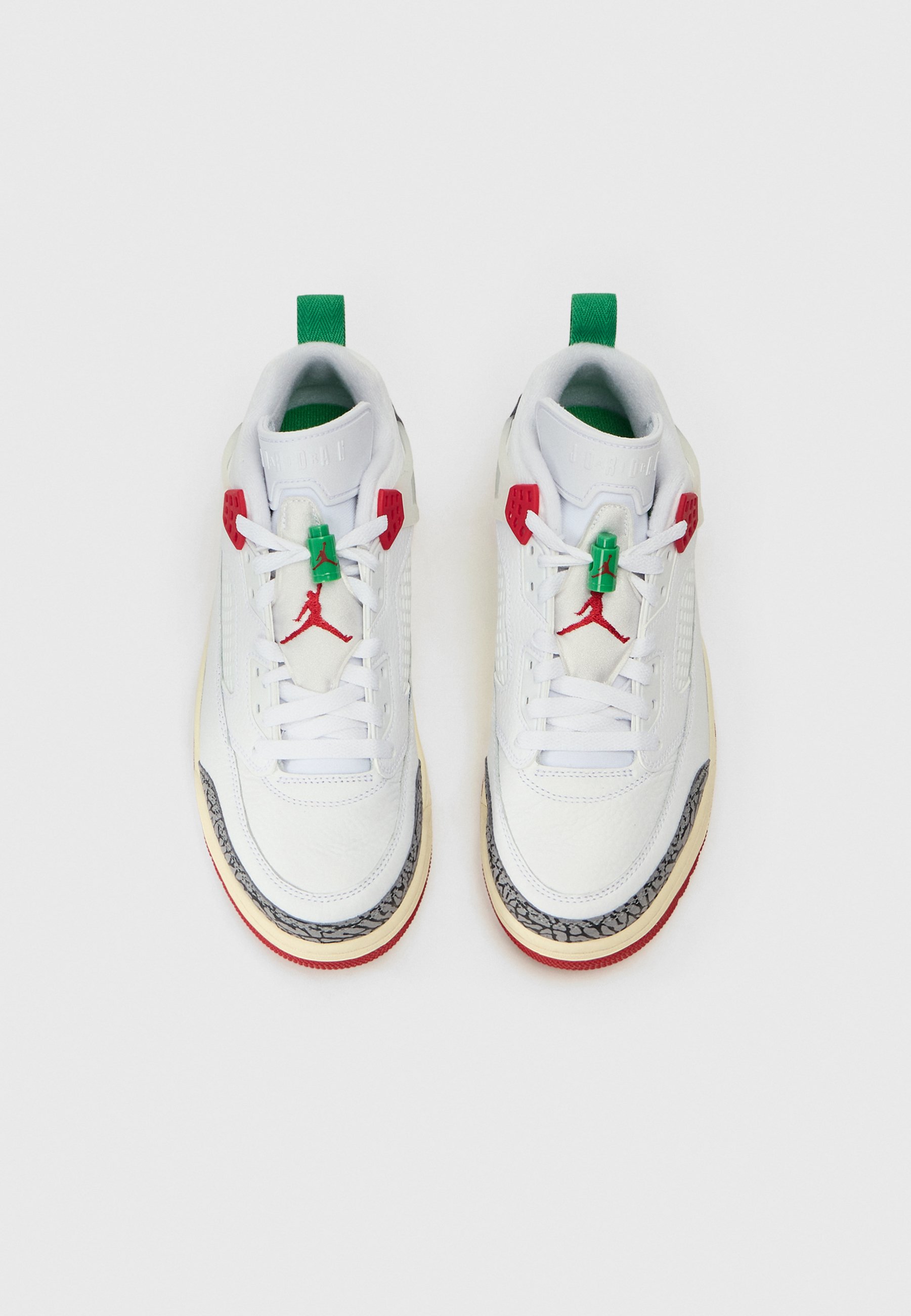 spizike white green red