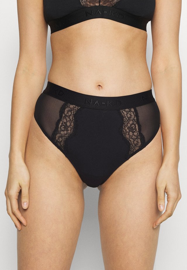 AMALIA - String - caviar