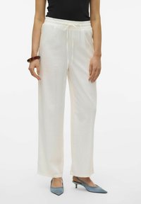 Vero Moda Donji dijelovi trenirke - snow white