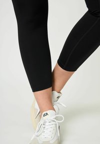 Girlfriend Collective HIGH-RISE 7/8 - Leggingek - black
