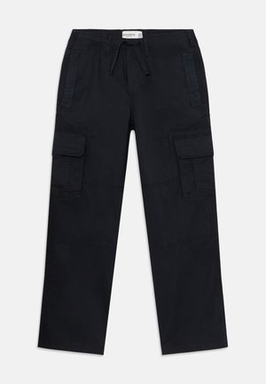 Pantalons cargo noirs en coton, dotés de plusieurspoches latérales, d'une taille à cordon de serrage et d'une coupe droite avec une texture cousue.