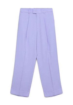 Pantaloni tailored in lilla a vita alta con passanti per cintura, pieghe frontali, tasche laterali, chiusura lampo e orli larghi con risvolto.