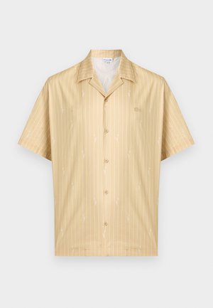 Bež kratka srajca z gumbi z tankimi belimi navpičnimi črtami in subtilnimi belimi izvezenimi motivi, s kamp ovratnikom.