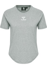 Camiseta de manga corta gris claro, hecha de una tela suave con un escote redondo y un dobladillo curvado, que presenta un logo blanco de Hummel en el frente.