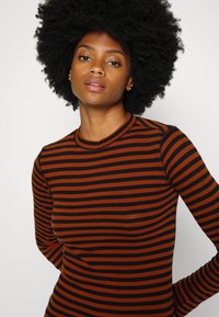 Marc O'Polo DENIM LONGSLEEVE ROUNDNECK - Camisola de manga comprida - multi/black