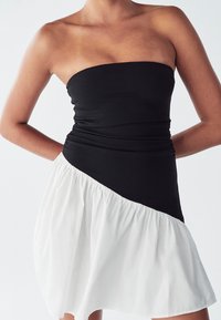 BWLDR Sukienka koktajlowa