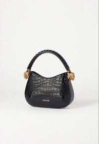 Fekete bőrtáska krokodilmintás felülettel, ívelt kontúrral, arany oroszlánfej díszítésekkel a fogón és logóval az elején.