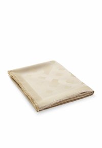 Bufanda beige con un sutil patrón geométrico, bordes con flecos, textura suave y forma rectangular, doblada cuidadosamente.