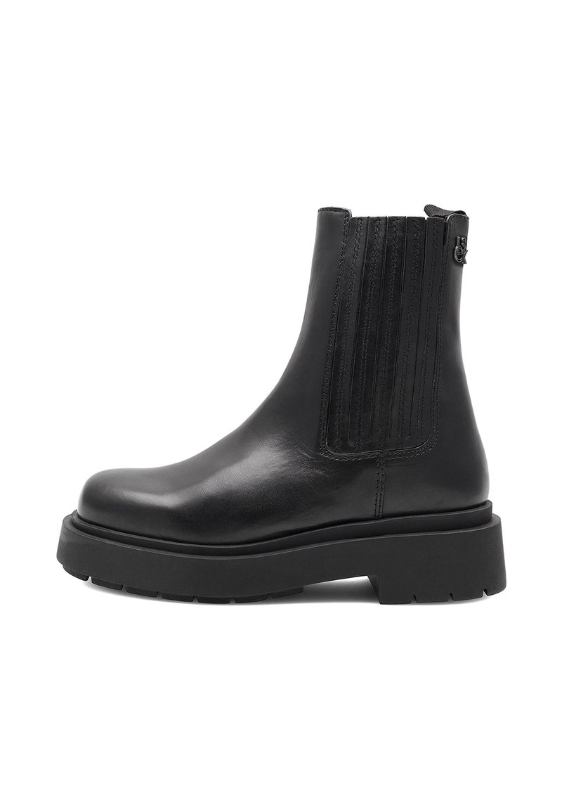 Melnas ādas potītes zābaki ar masīvu zoli, elastīgu sānu paneļu, šuvju detaļām un nelielu metāla logotipu tuvumā augšējai malai.