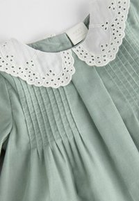 Next COLLARED  REGULAR FIT SET - Vapaa-ajan mekko - sage green