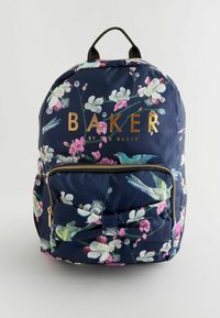 Rucsac floral navy cu logo auriu "BAKER", dotat cu un compartiment frontal cu fermoar, flori în nuanțe de roz și alb, și o mânere neagră în partea de sus.