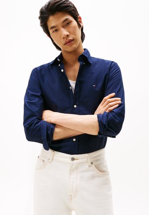 Tommy Hilfiger, SOLID HERITAGE OXFORD  - Skjorter - preppy navy/desert sky